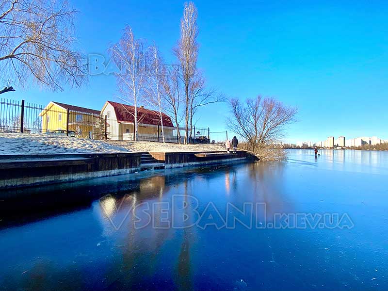 Баня Осокорок на озере Мартышев Киев